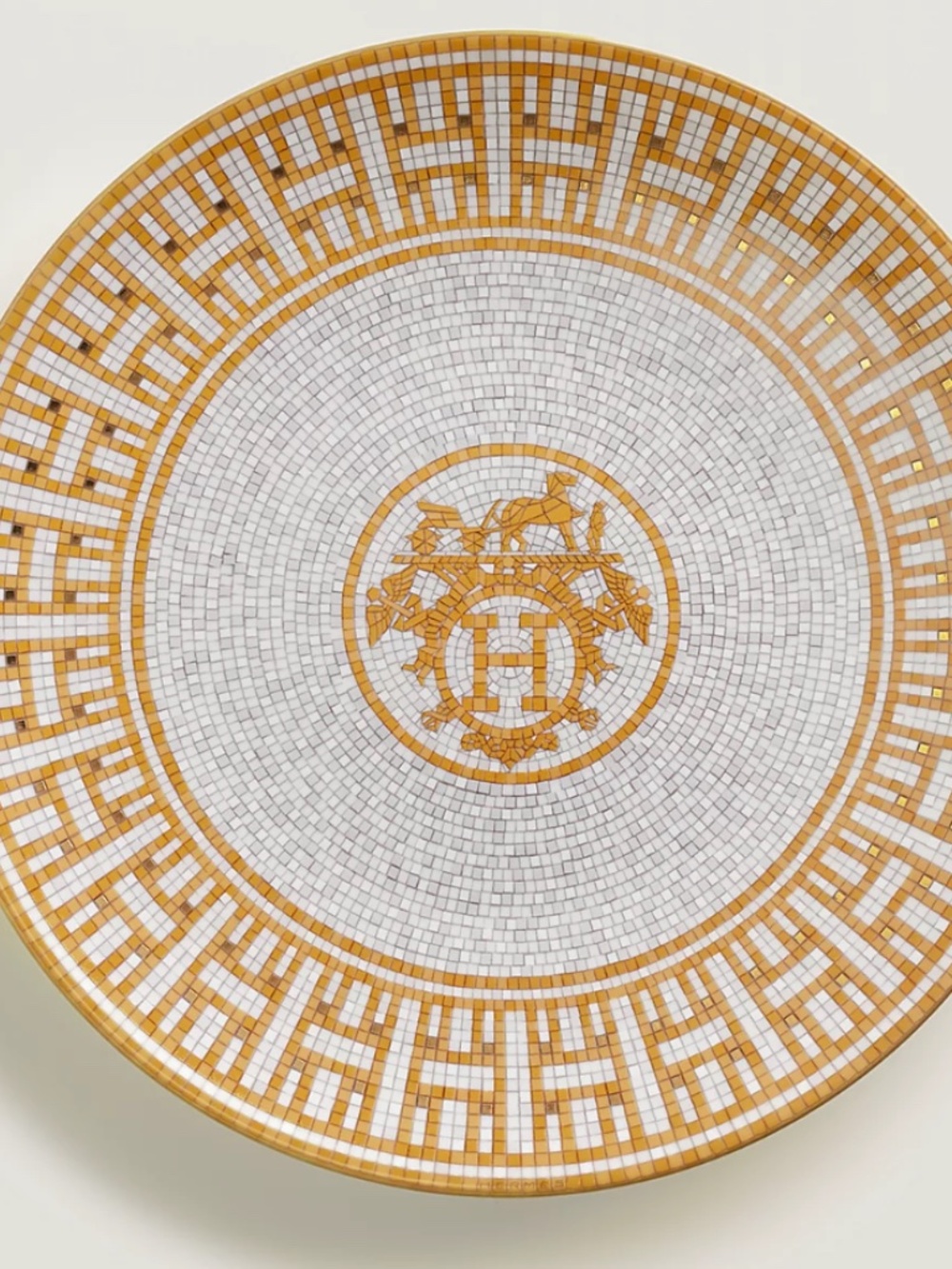 100% AUTHENTIC HERMES MOSAIQUE AU 24 GOLD DESSERT PLATES